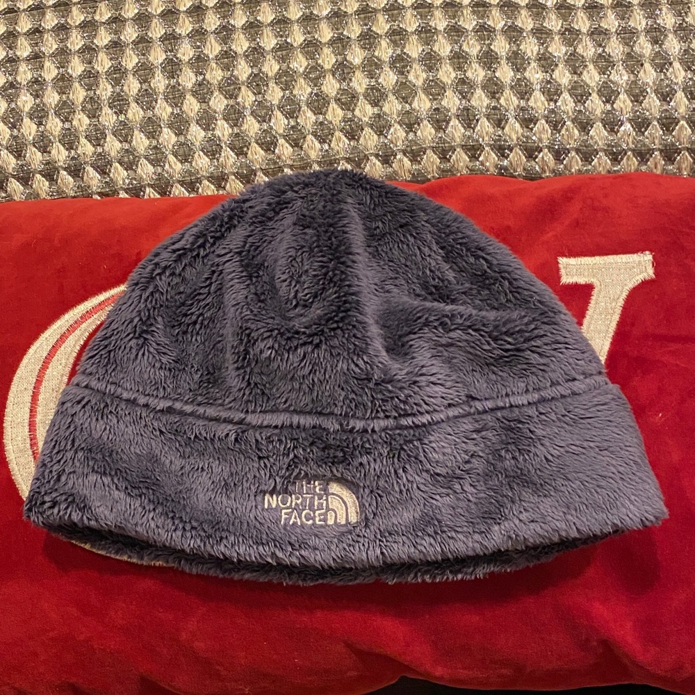 The North Face Fuzzy Logo Unisex Hat Never Used